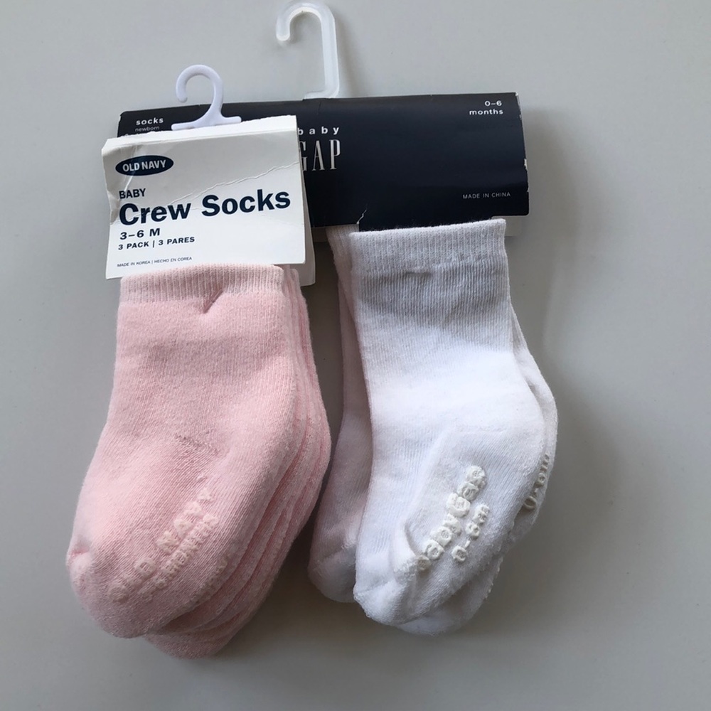 NWT 5 pairs Old Navy/GAP baby girl crew socks.